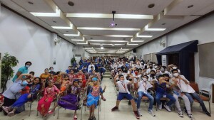 Our Sama-Bajau learners take a picture with some 500 Grade 7 AJHS students who attended the cultural exchange.